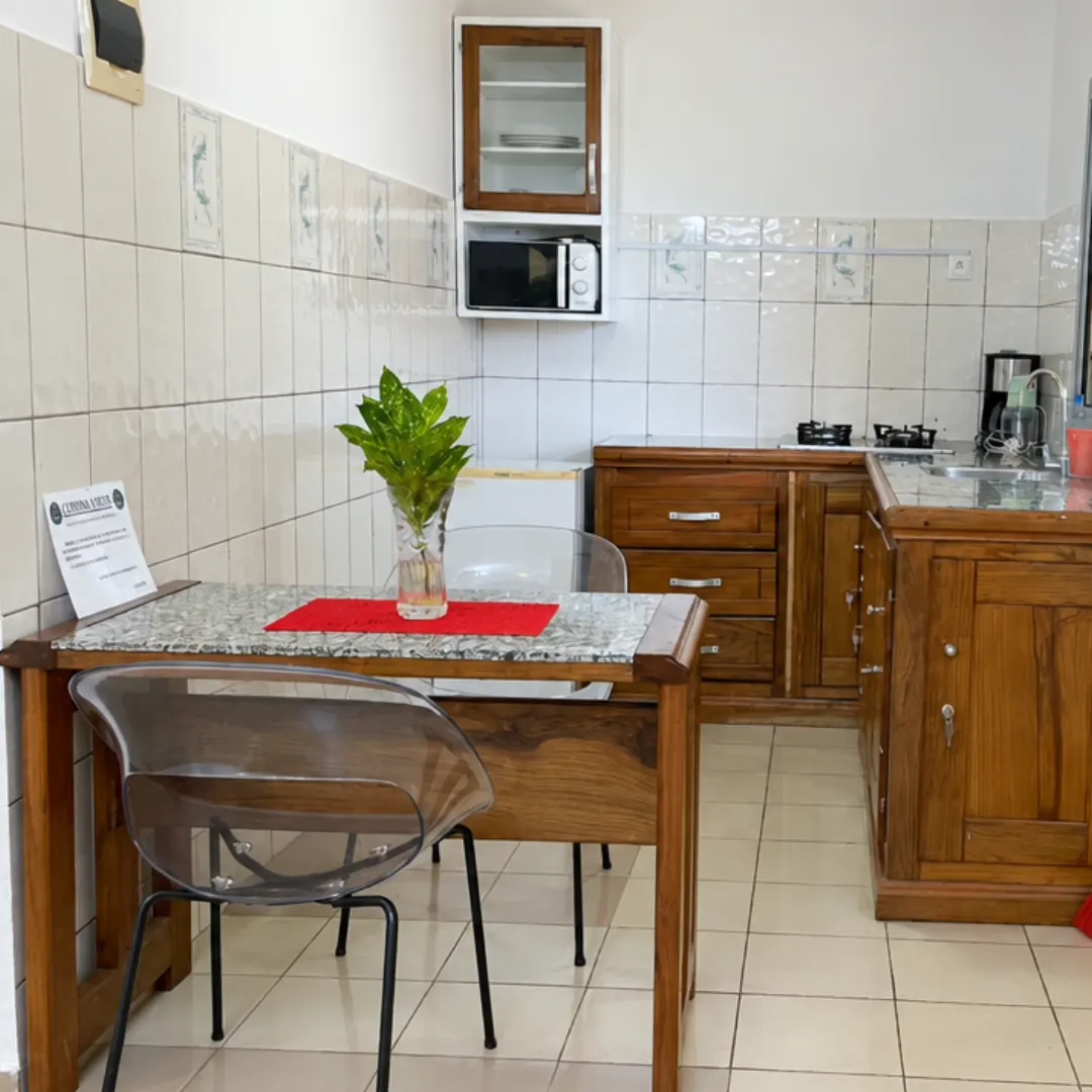 Cuisine équipée et coin repas
