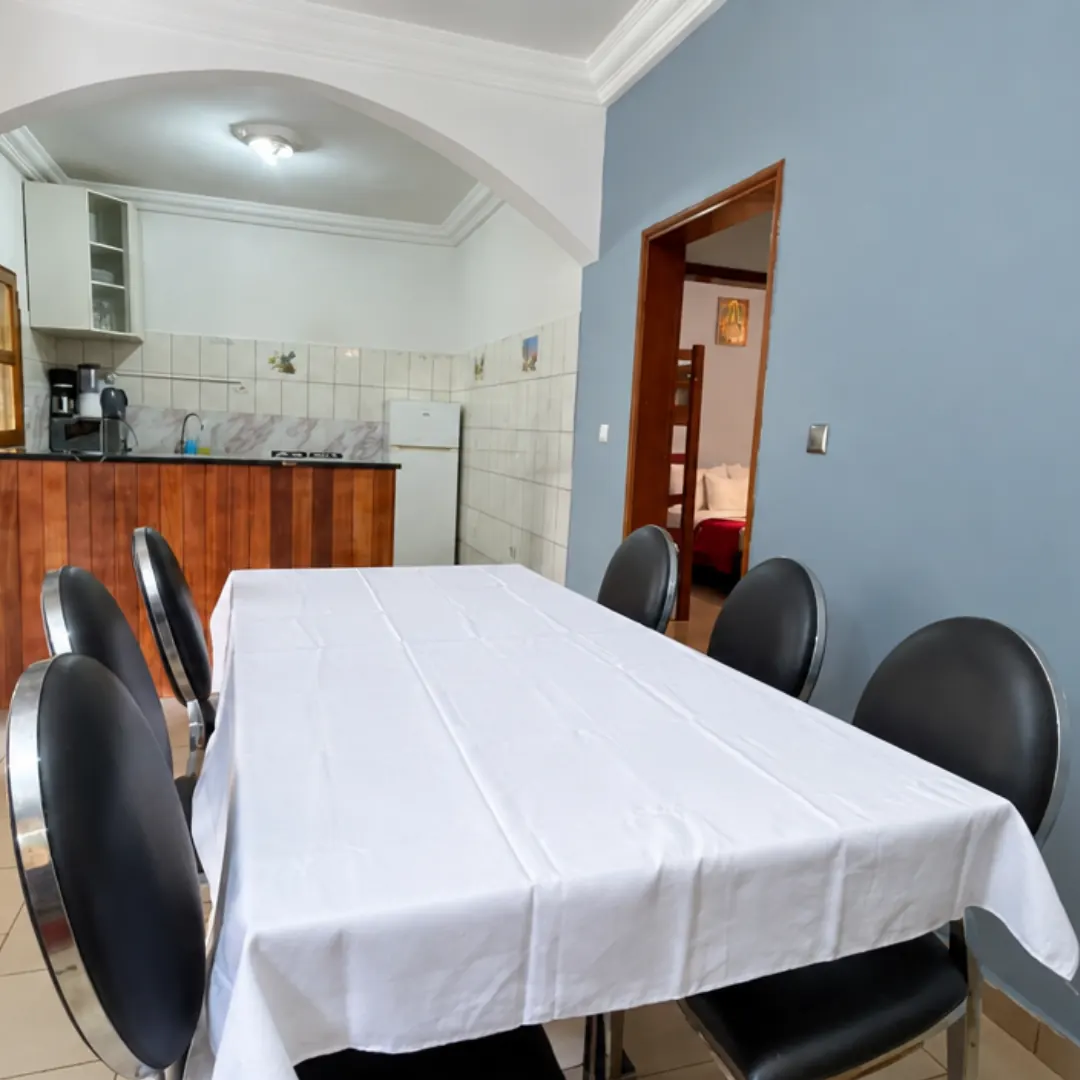 Salle à manger de six places