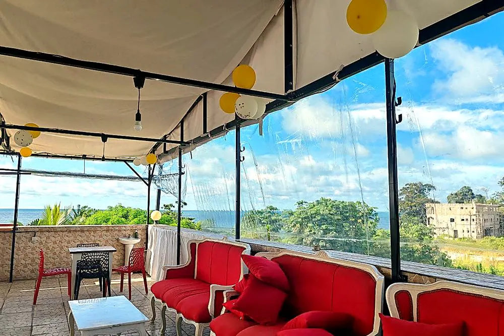 Salon de terrasse face à l'Atlantique